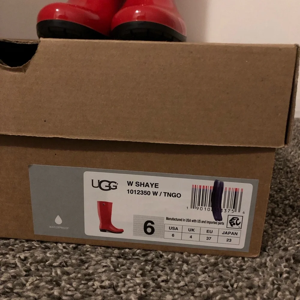 NEW Ugg Rain Boots (size 6 women's) - Picture 7 of 9